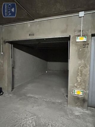  Parking / Garage  vendre 