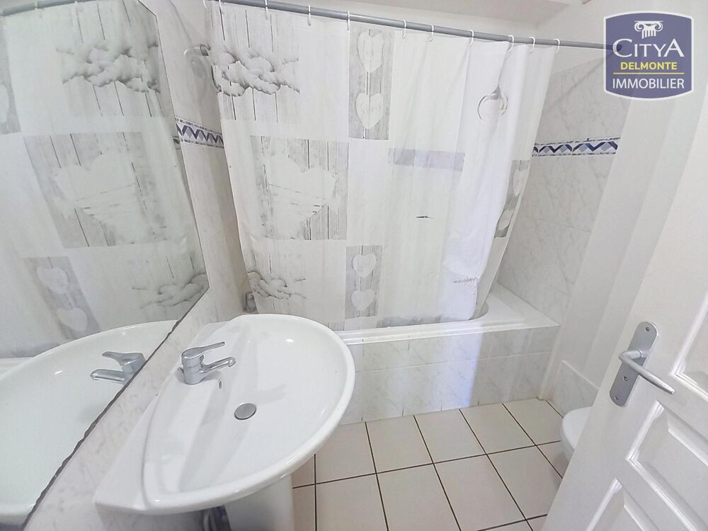 VENTE d'un appartement T2 (37 m²) avec balcon à Le Tampo....