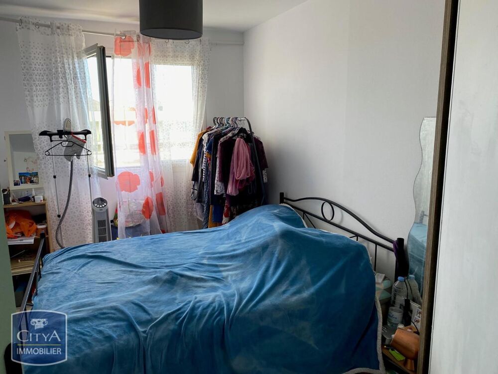 À vendre : Appartement T3 (58 m²) au 4ème étage à Saint-....