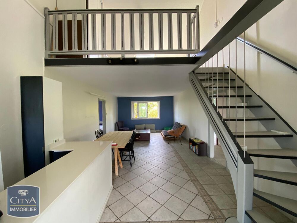 vente Villa - 7 pièce(s) - 235 m² Saint-Benoît (97470)