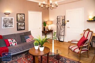  Immeuble � vendre 900 m�