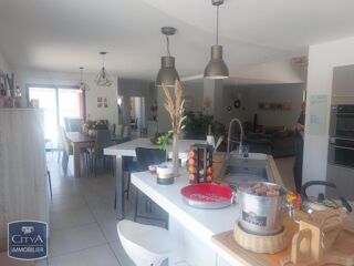  Maison  vendre 7 pices 350 m