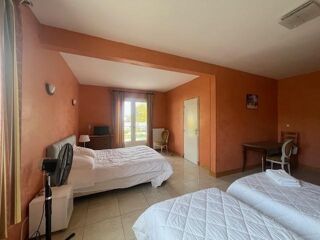  Villa  vendre 9 pices 260 m