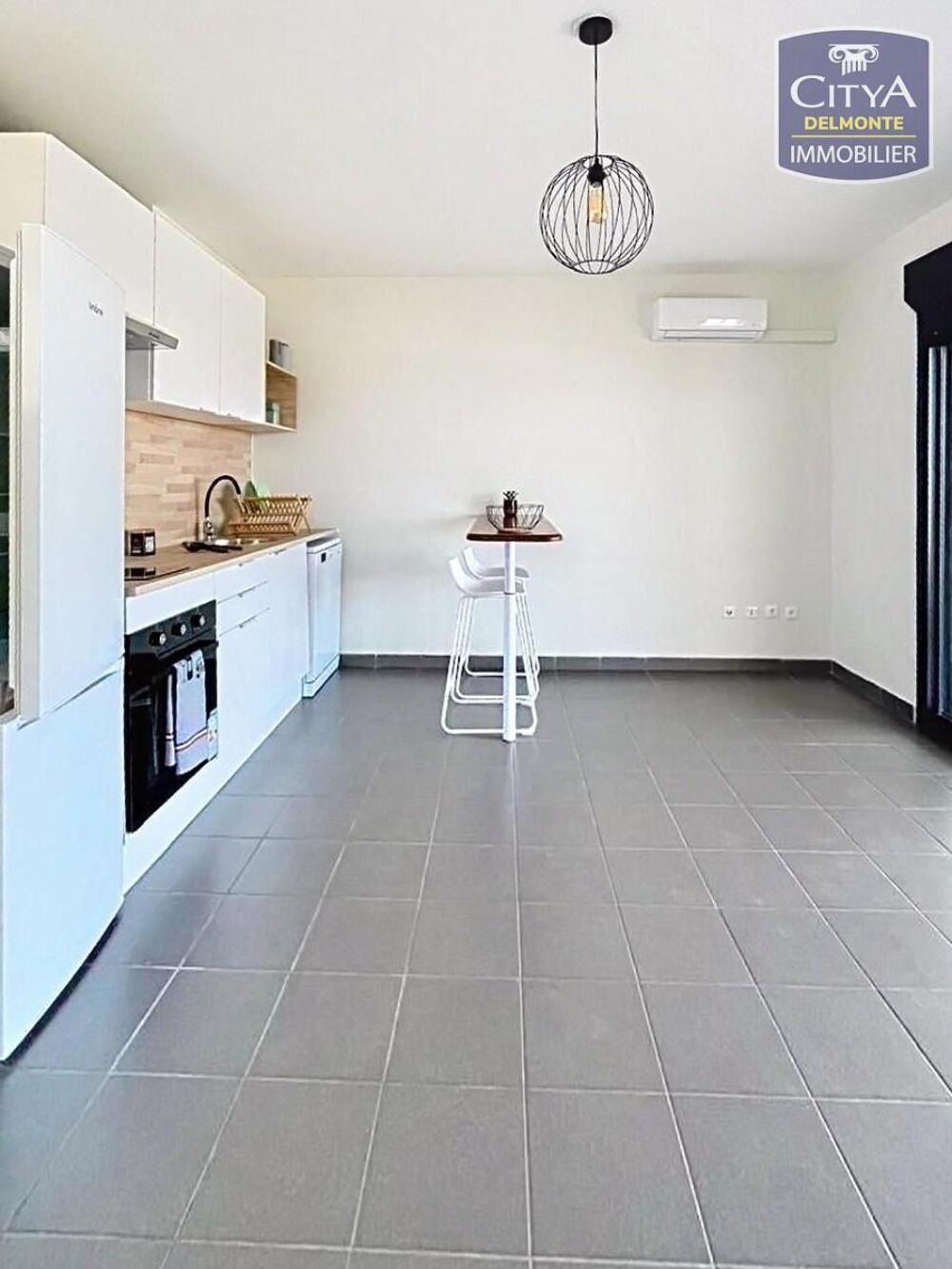 VENTE d'un appartement T2 de 40 m² avec varangue de 14 m....