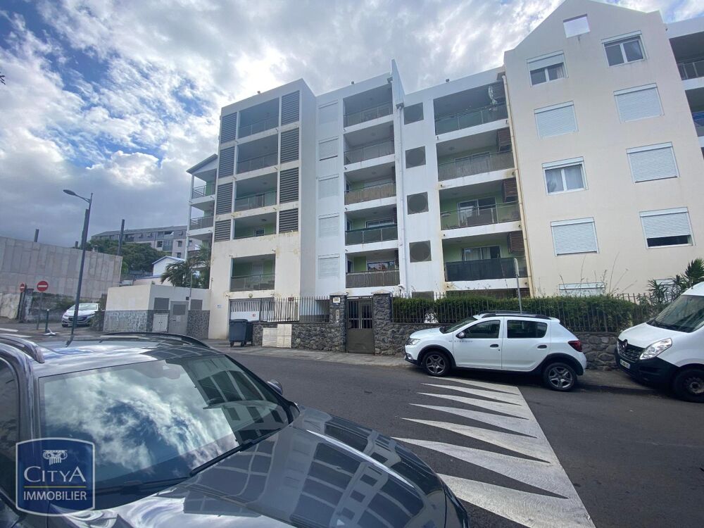 Vente d'un studio de 37 m² actuellement loué au 1er étag....