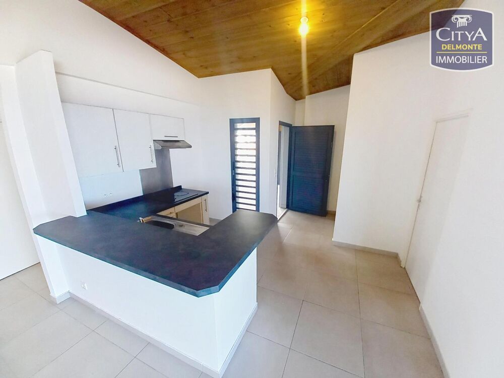 VENTE d'un appartement T3 (64 m²) aux Avirons, dernier é....