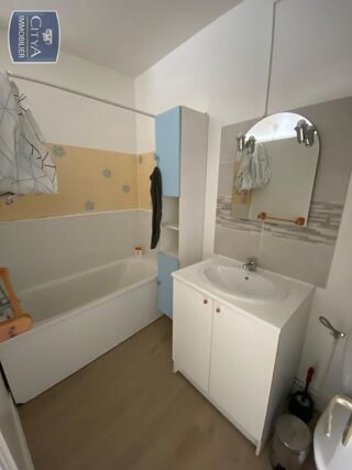  Immeuble � vendre 319 m�