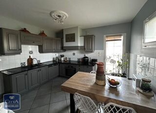  Villa  vendre 9 pices 250 m