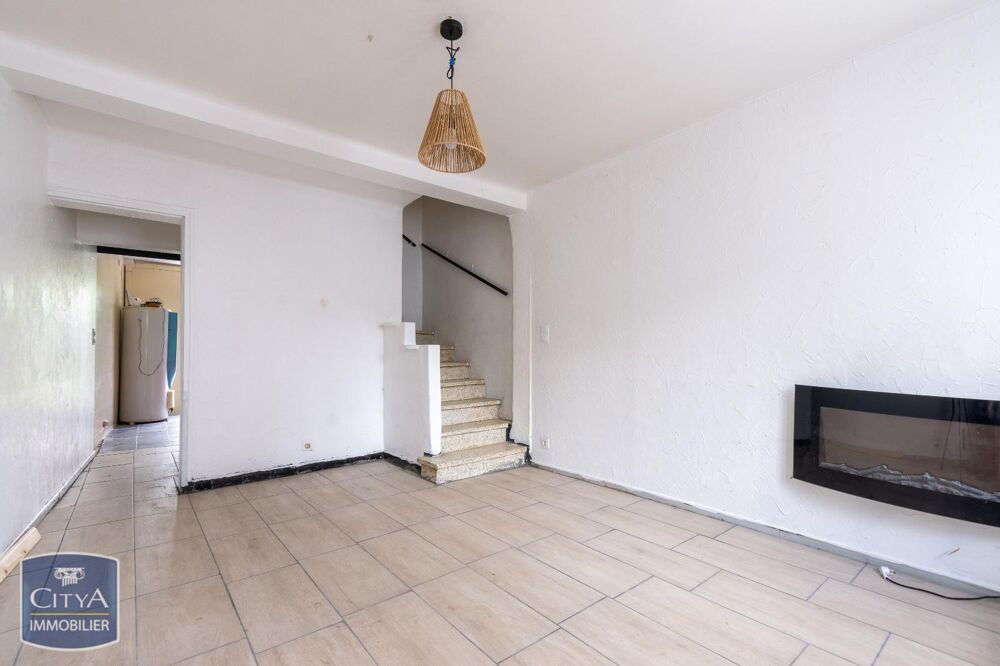 VENTE d'une maison à rénover de 90 m² avec 3 chambres, a....