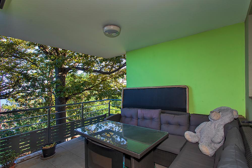 LES AVIRONS CENTRE-VILLE - GRAND T2 DE 56 M² AVEC VARANG....