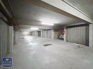  Parking / Garage � vendre 