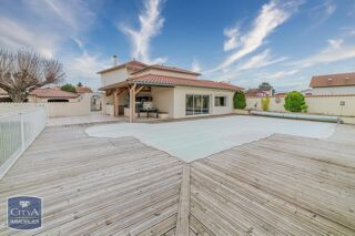  Maison � vendre 9 pi�ces 241 m�