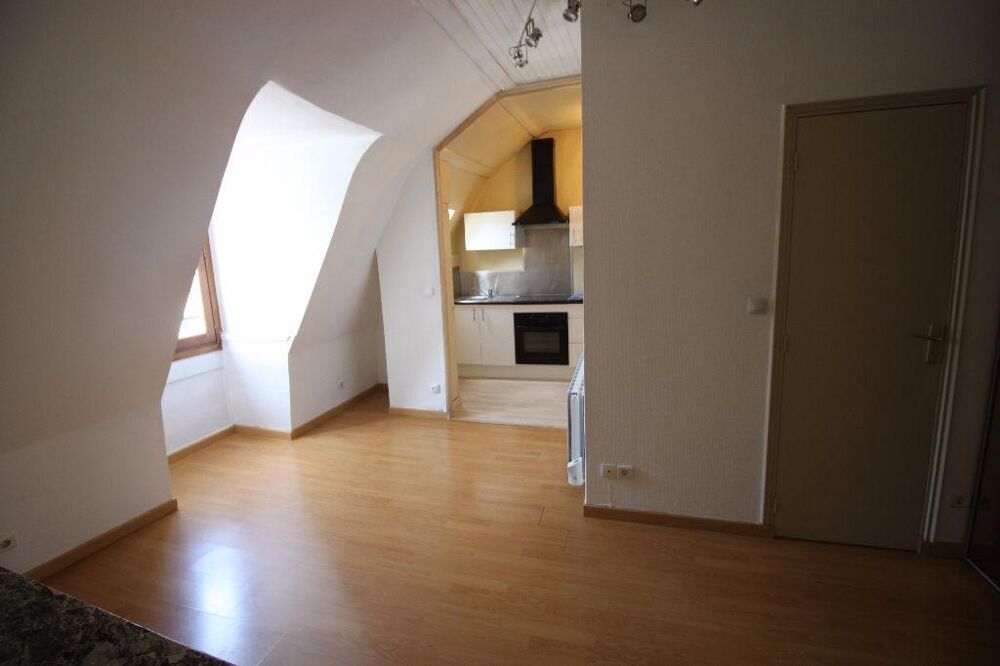 VENTE d'un studio de 25 m² en plein centre de Tours, sec....