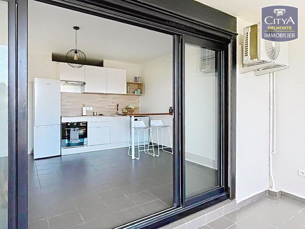 VENTE d'un appartement T2 de 40 m² avec varangue de 14 m....