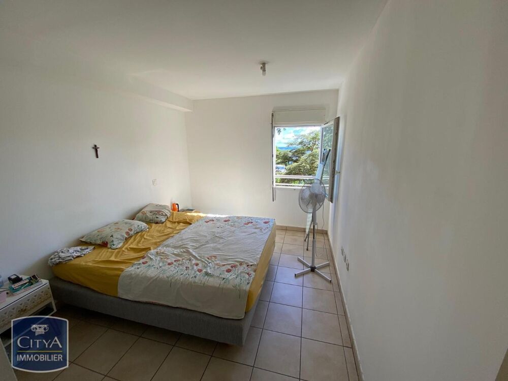 VENTE d'un appartement T3 (64.81m²) au 3ème étage à Sain....
