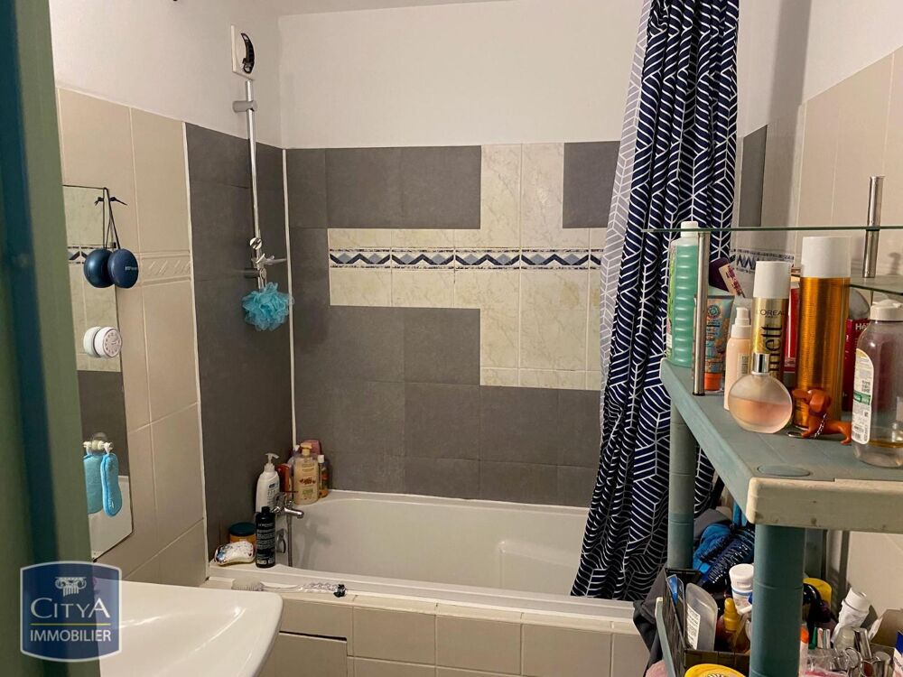 À vendre : Appartement T3 (58 m²) au 4ème étage à Saint-....
