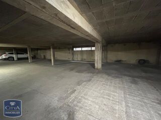  Parking / Garage  vendre 