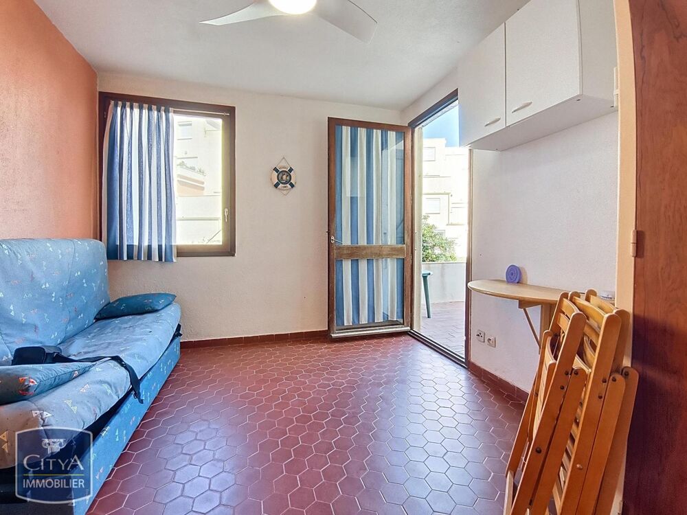 VENTE d'un studio à rafraîchir avec terrasse de 9 m², vu....