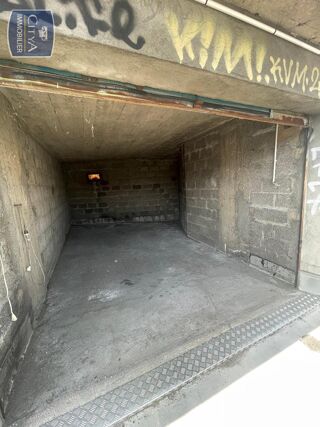  Parking / Garage  vendre 18 m