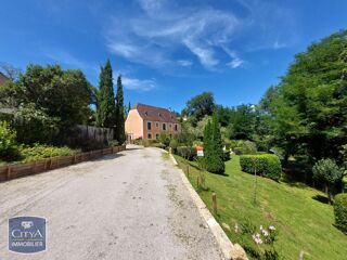  Maison  vendre 9 pices 240 m