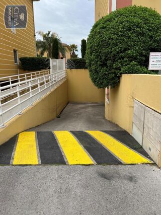  Parking / Garage � vendre 