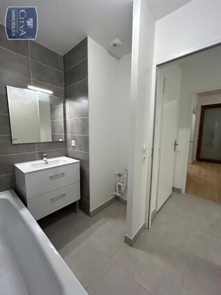  Appartement � vendre 5 pi�ces 99 m�