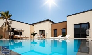  Villa  vendre 6 pices 220 m