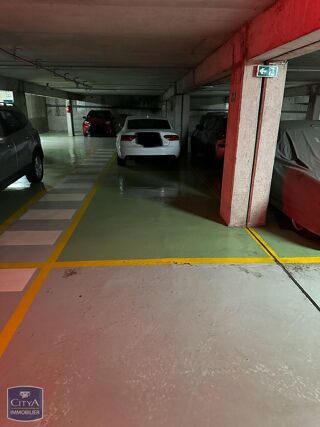  Parking / Garage � vendre 