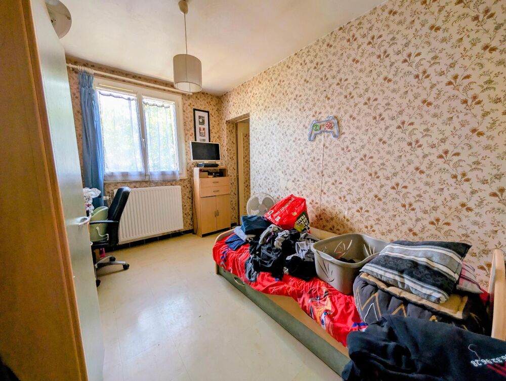 À vendre louée- Maison de plain-pied à Nazelle Négron, à....