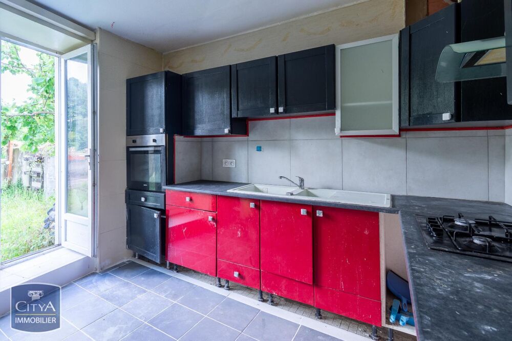 VENTE d'une maison à rénover de 90 m² avec 3 chambres, a....