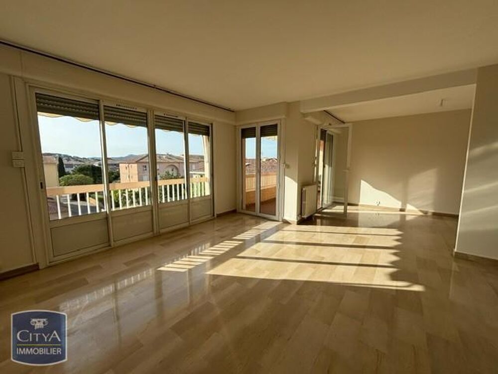 SANARY-SUR-MER - APPARTEMENT DE TYPE 4 PIECES - SANARY S....
