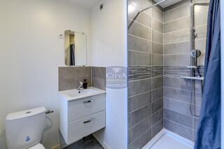  Immeuble � vendre 130 m�