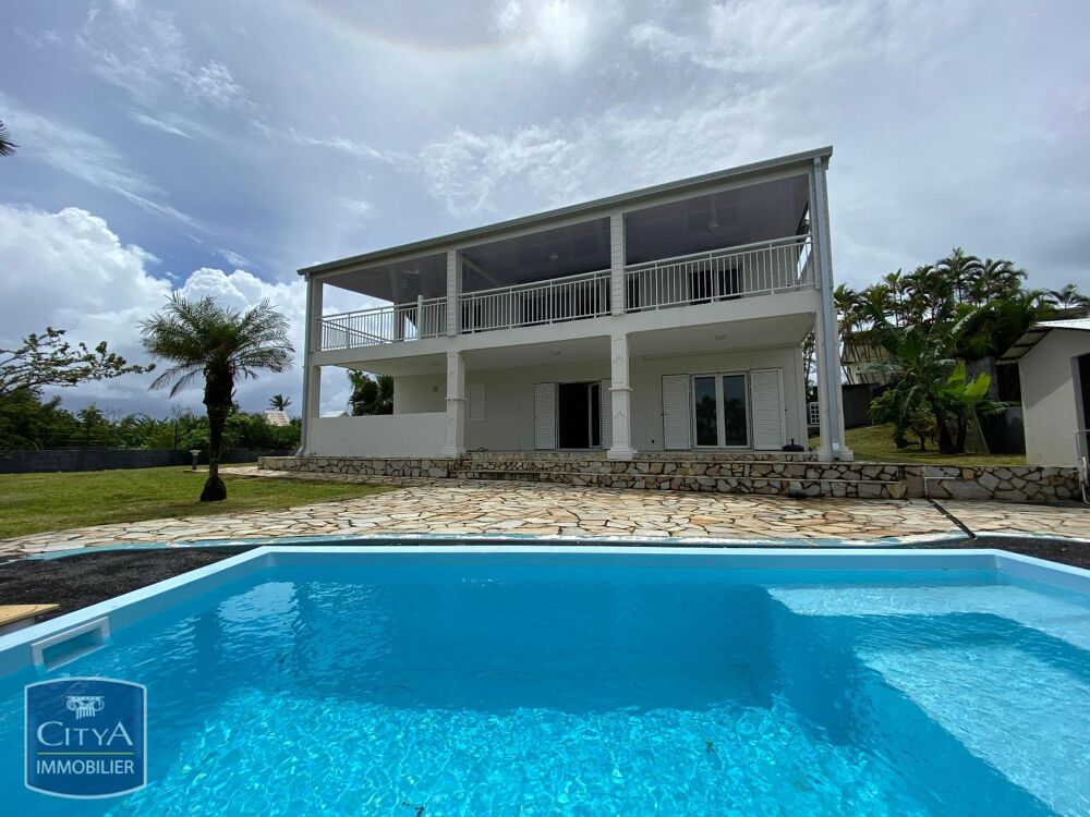 vente Villa - 7 pièce(s) - 235 m² Saint-Benoît (97470)