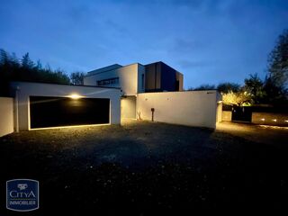  Maison � vendre 8 pi�ces 318 m�