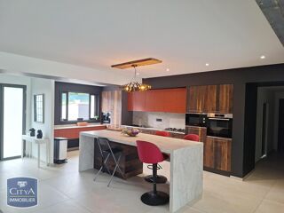  Maison  vendre 6 pices 170 m