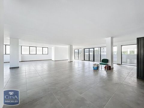 Local professionnel &agrave; N&icirc;mes, id&eacute;alement plac&eacute; proche ... 396000 30000 N�mes