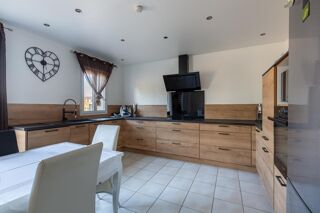  Maison  vendre 8 pices 196 m