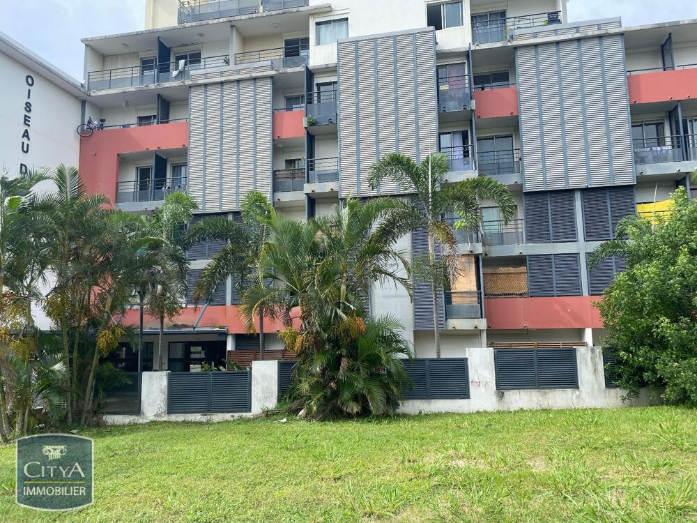 VENTE d'un studio au RDC avec cour extérieure et locatai....