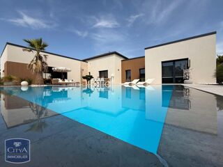  Villa � vendre 6 pi�ces 220 m�