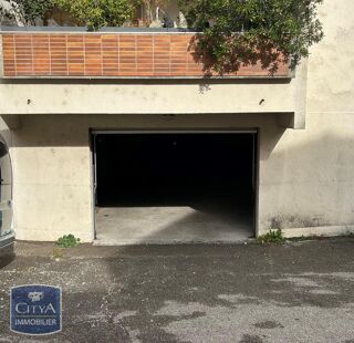  Parking / Garage  vendre 