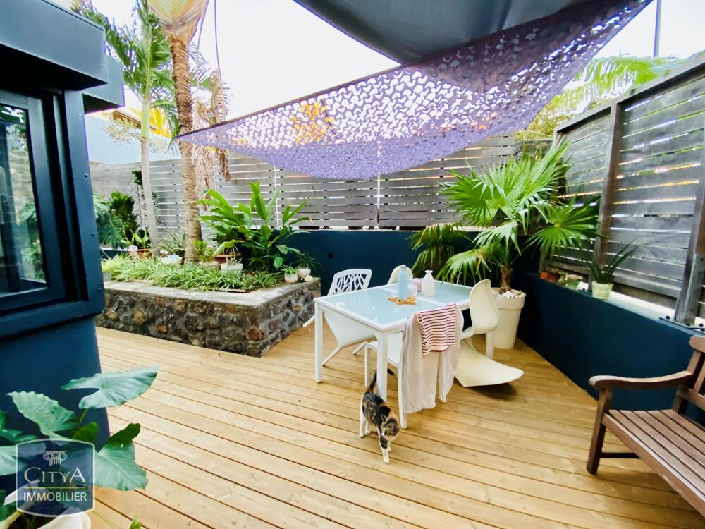 Appartement T3 avec jardin et vue sur mer à Saint-Gilles....