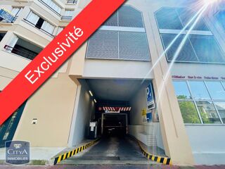  Parking / Garage  vendre 