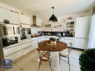  Maison  vendre 9 pices 220 m