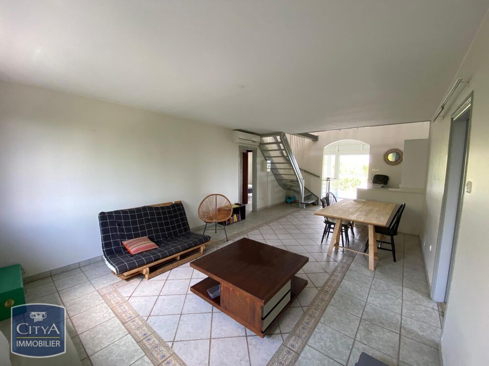 vente Villa - 7 pièce(s) - 235 m² Saint-Benoît (97470)