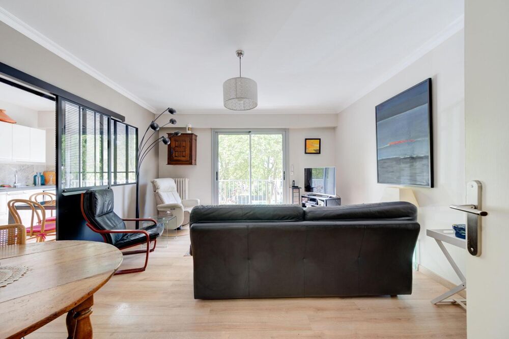 À vendre : grand appartement T3 à Halles, avec emplaceme....