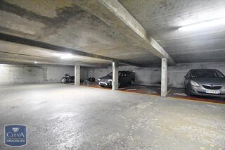  Parking / Garage  vendre 12 m