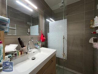  Appartement  vendre 4 pices 84 m