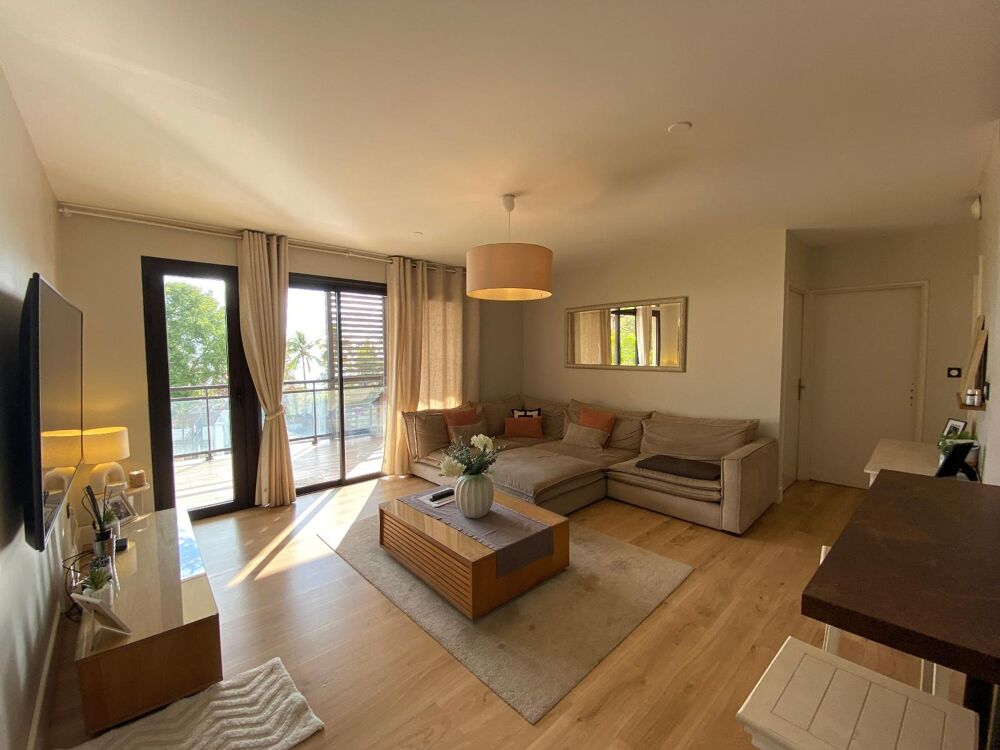 ST GILLES centre - T4 de 79m² + 51 m² de varangue - proc....