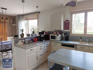  Maison  vendre 6 pices 141 m