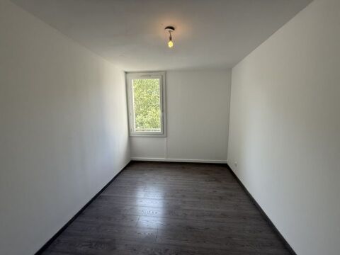  Appartement  louer 4 pices 80 m